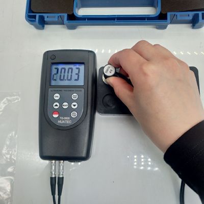 Máy đo độ dày tường siêu âm Bluetooth 400mm cho kính kim loại và nhựa