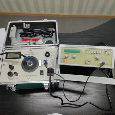 Bộ hiệu chuẩn rung động kỹ thuật số Định chuẩn bộ đo rung động Máy phân tích rung động / Máy kiểm tra ISO10816 HG-5020i